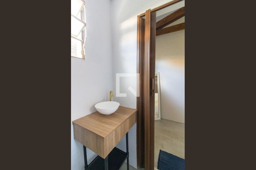 Casa à Venda - Res. Parque dos Alecrins, 1 Quarto,  250 m2 em , Campinas - sp | SoloBR