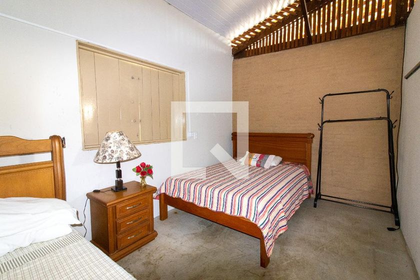 Casa à Venda - Res. Parque dos Alecrins, 1 Quarto,  250 m2 em , Campinas - sp | SoloBR