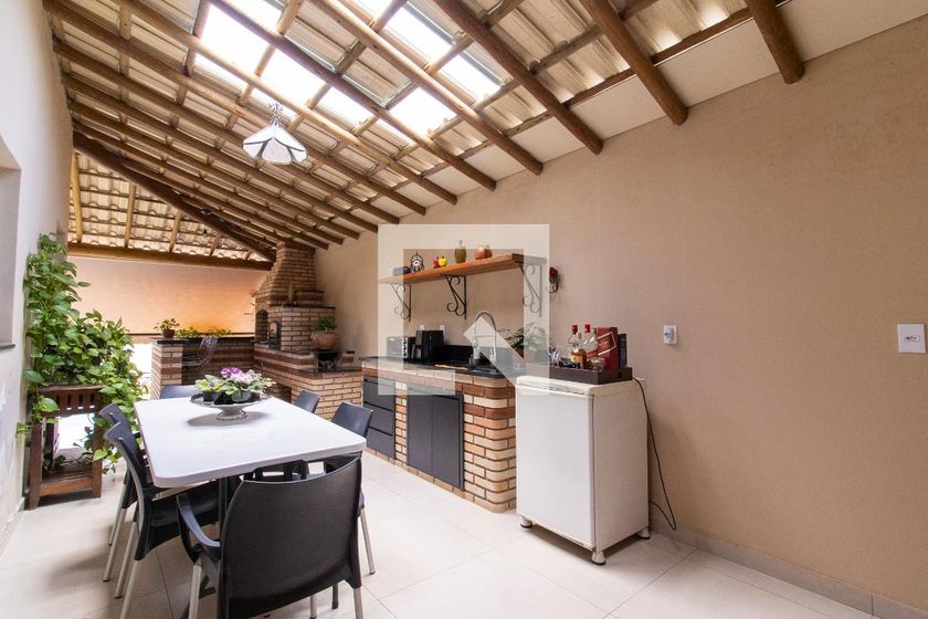 Casa à Venda - Res. Parque dos Alecrins, 2 Quartos,  200 m2 em , Campinas - sp | SoloBR