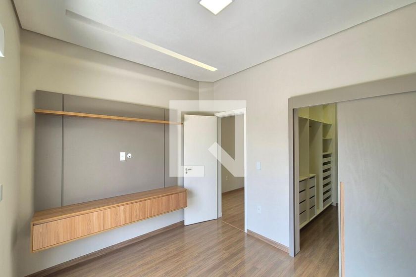 Casa à Venda - Swiss Park, 3 Quartos,  249 m2 em , Campinas - sp | SoloBR