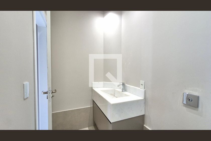 Casa à Venda - Swiss Park, 3 Quartos,  249 m2 em , Campinas - sp | SoloBR