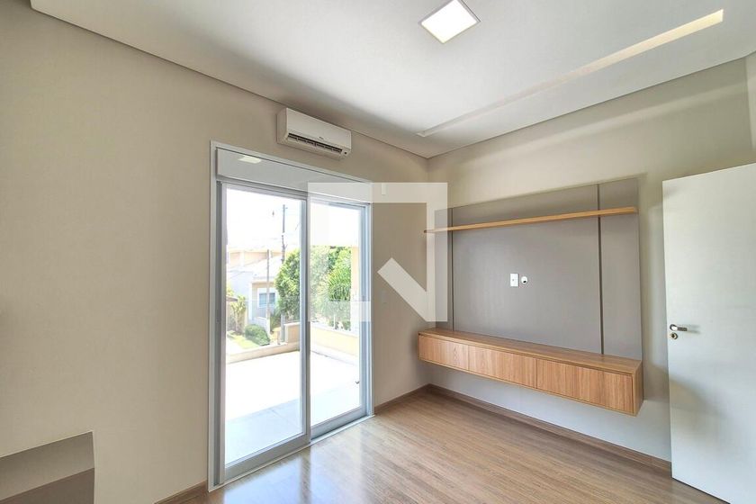 Casa à Venda - Swiss Park, 3 Quartos,  249 m2 em , Campinas - sp | SoloBR
