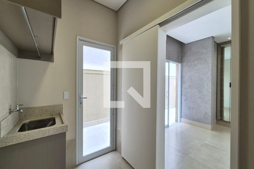Casa à Venda - Swiss Park, 3 Quartos,  249 m2 em , Campinas - sp | SoloBR