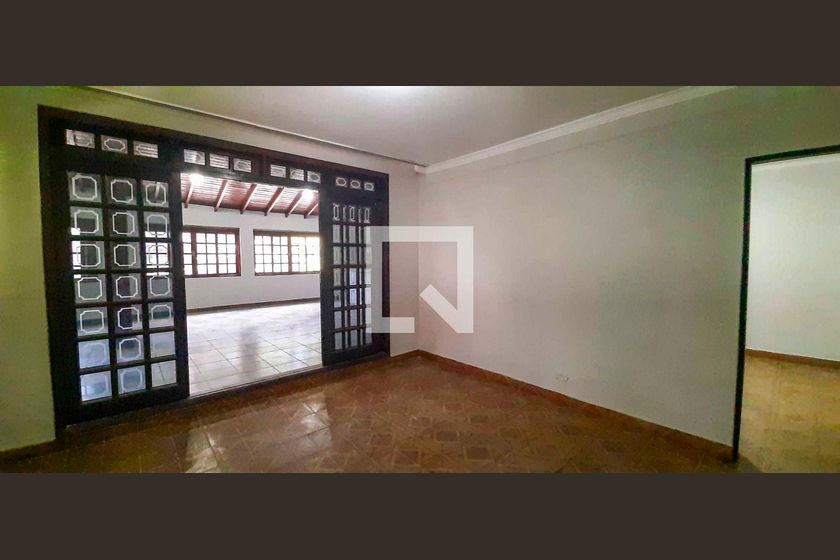 Casa, 3 quartos, 270 m² - Foto 1