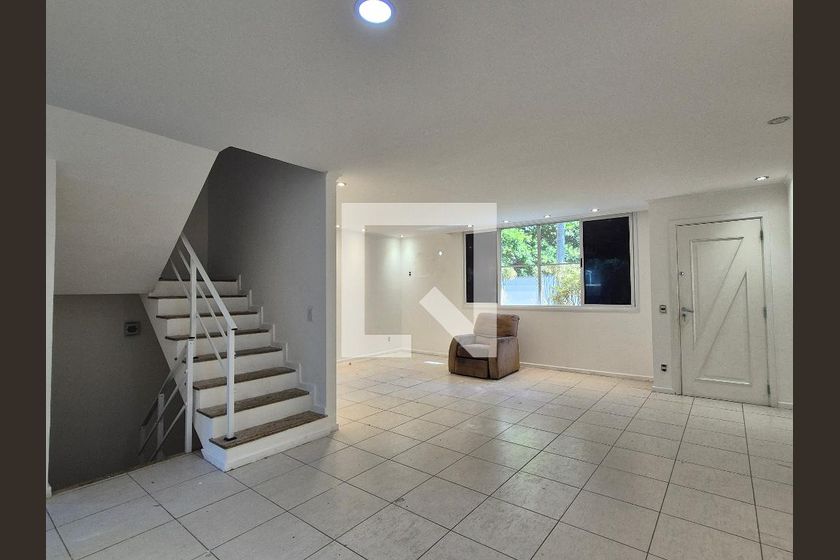 Casa, 4 quartos, 230 m² - Foto 1