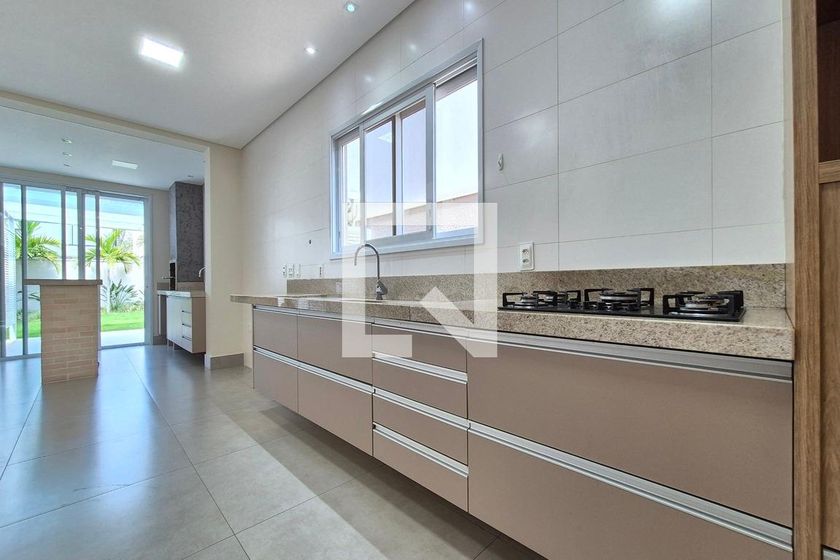 Casa à Venda - Swiss Park, 4 Quartos,  216 m2 em , Campinas - sp | SoloBR