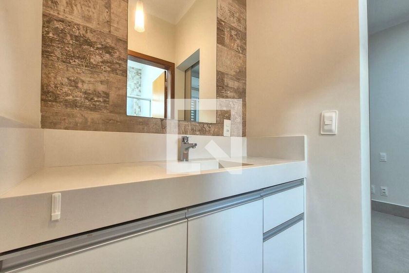 Casa à Venda - Swiss Park, 4 Quartos,  216 m2 em , Campinas - sp | SoloBR