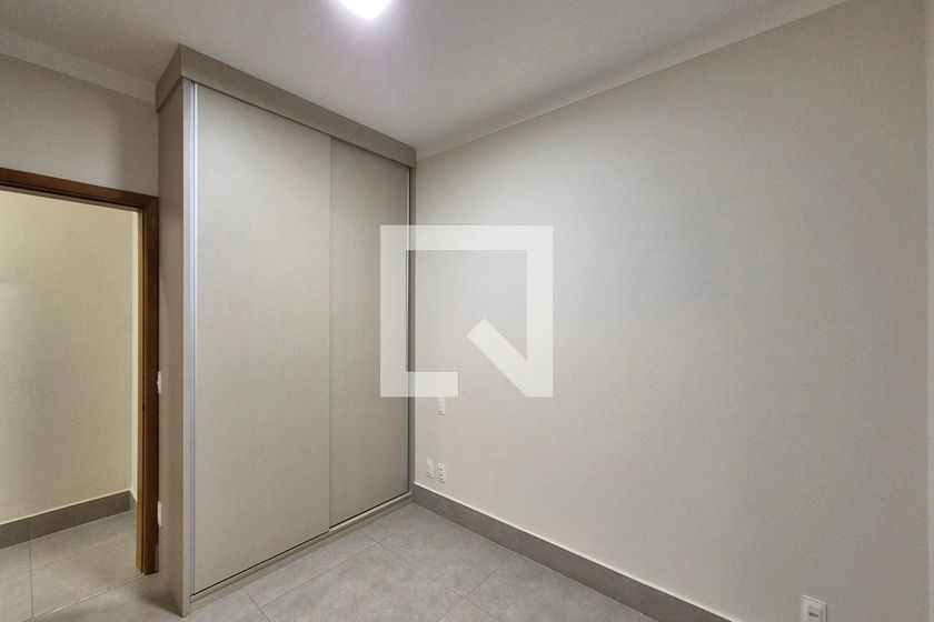 Casa à Venda - Swiss Park, 4 Quartos,  216 m2 em , Campinas - sp | SoloBR