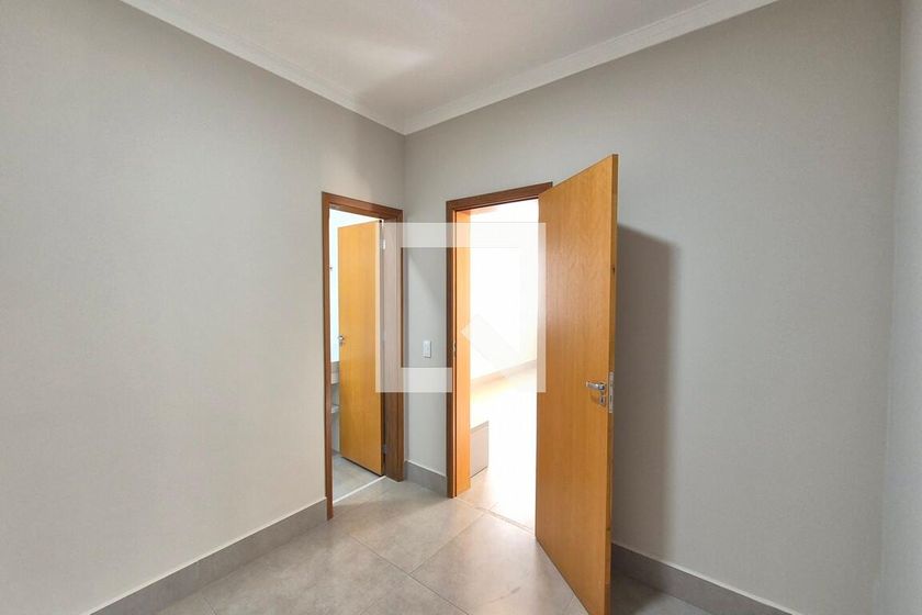 Casa à Venda - Swiss Park, 4 Quartos,  216 m2 em , Campinas - sp | SoloBR