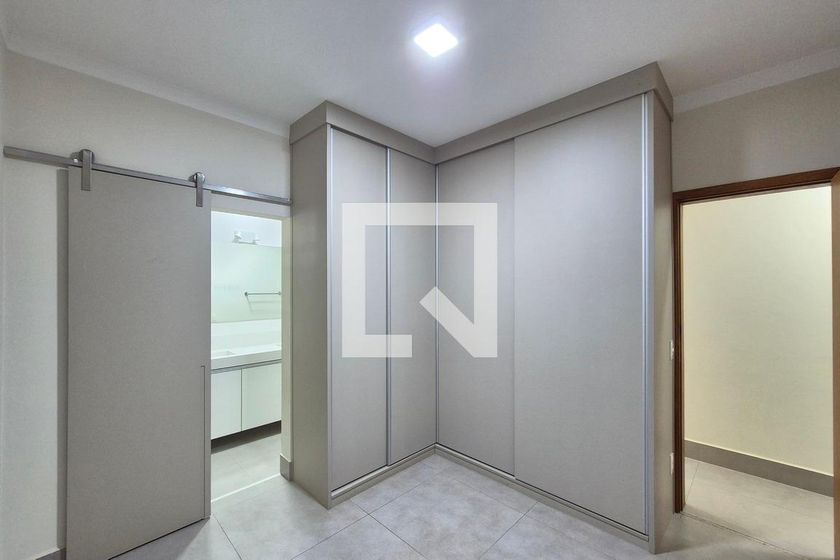 Casa à Venda - Swiss Park, 4 Quartos,  216 m2 em , Campinas - sp | SoloBR