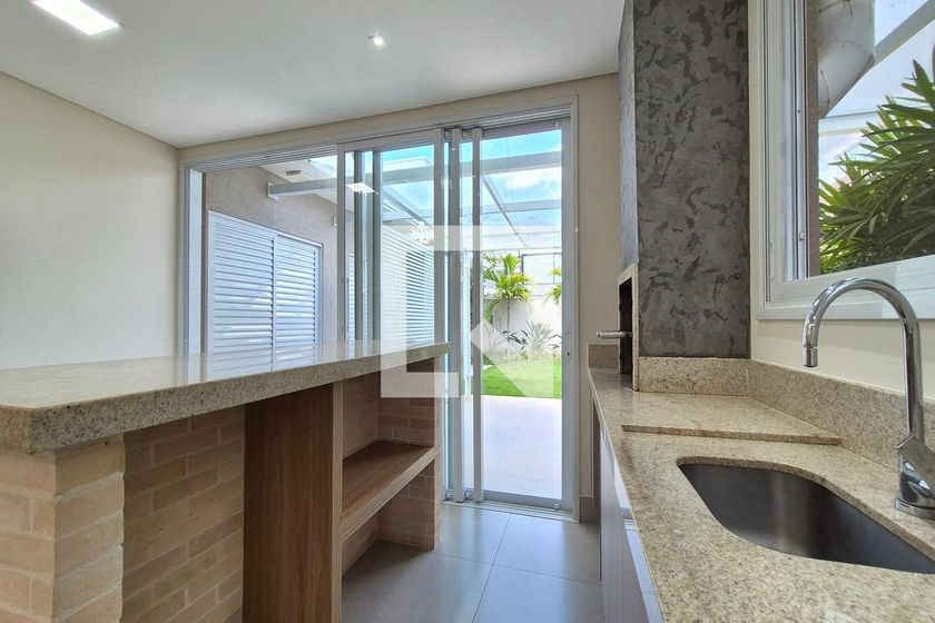 Casa à Venda - Swiss Park, 4 Quartos,  216 m2 em , Campinas - sp | SoloBR