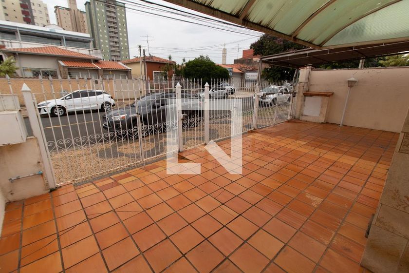 Casa à Venda - Taquaral, 3 Quartos,  300 m2 em , Campinas - sp | SoloBR