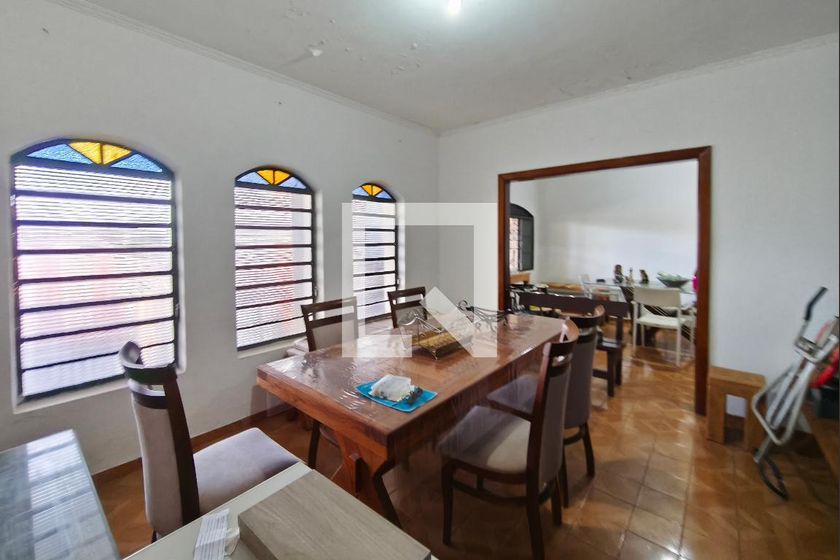 Casa à Venda - Jardim do Lago, 6 Quartos,  400 m2 em , Campinas - sp | SoloBR