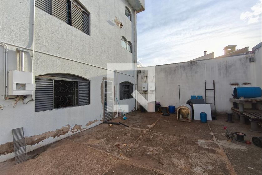 Casa à Venda - Jardim do Lago, 6 Quartos,  400 m2 em , Campinas - sp | SoloBR
