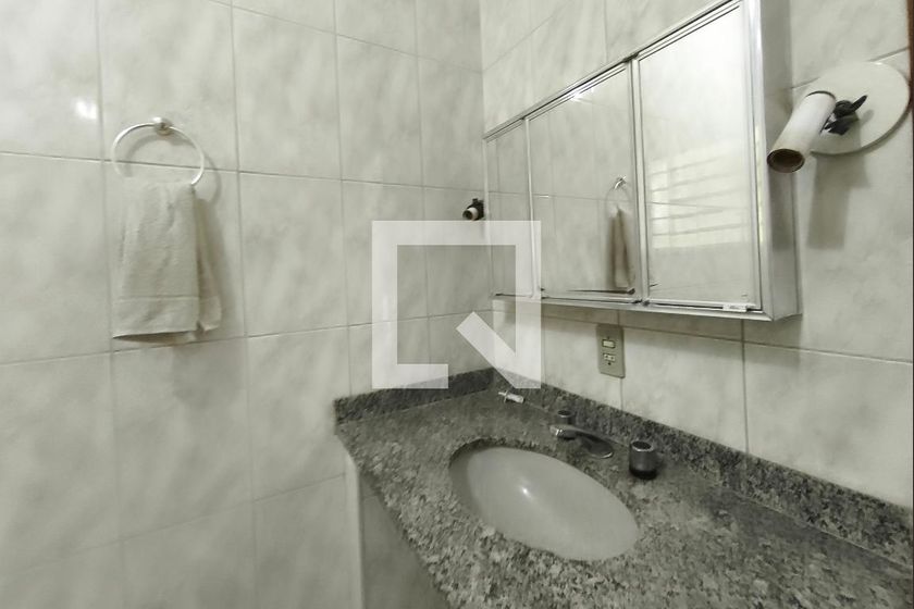 Casa à Venda - Jardim do Lago, 6 Quartos,  400 m2 em , Campinas - sp | SoloBR
