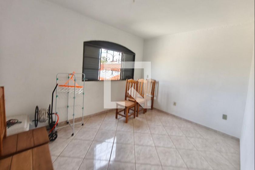 Casa à Venda - Jardim do Lago, 6 Quartos,  400 m2 em , Campinas - sp | SoloBR