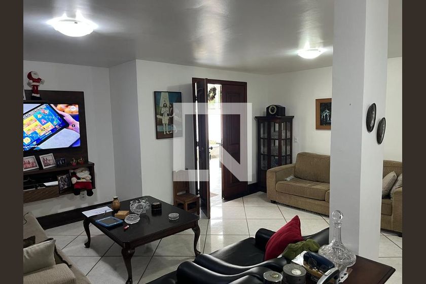 Casa, 7 quartos, 269 m² - Foto 1