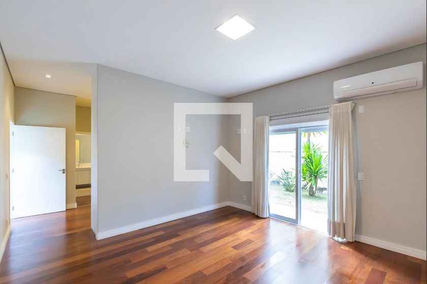 Casa à Venda - Lot. Alphaville Campinas, 4 Quartos,  350 m2 em , Campinas - sp | SoloBR