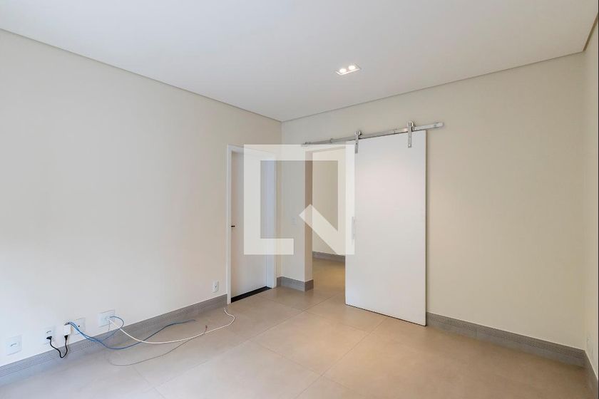Casa à Venda - Lot. Alphaville Campinas, 4 Quartos,  350 m2 em , Campinas - sp | SoloBR