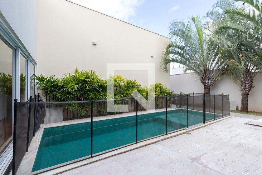 Casa à Venda - Lot. Alphaville Campinas, 4 Quartos,  350 m2 em , Campinas - sp | SoloBR