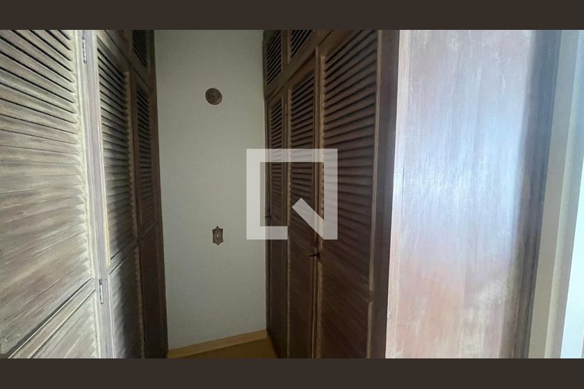 Casa à Venda - Guanabara, 3 Quartos,  242 m2 em , Campinas - sp | SoloBR
