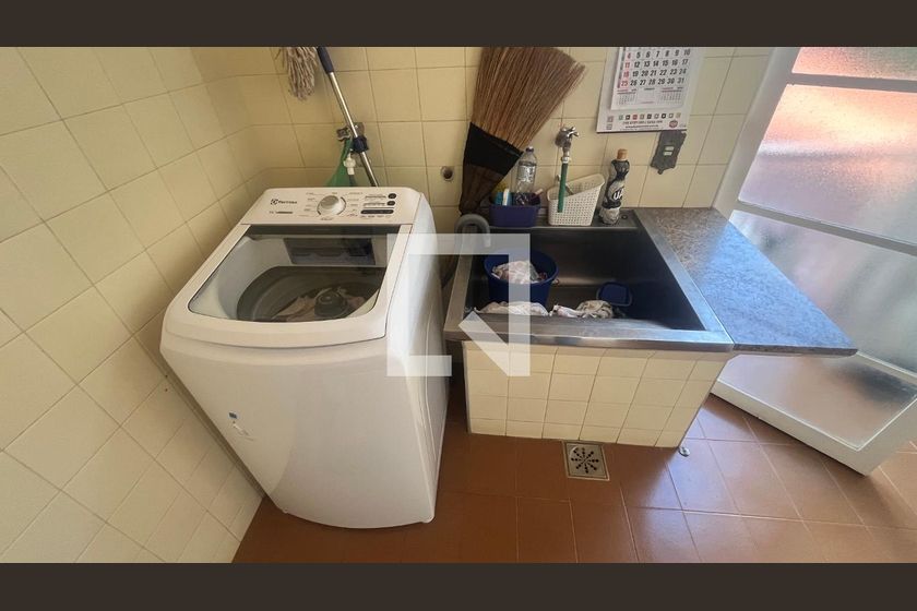 Casa à Venda - Guanabara, 3 Quartos,  242 m2 em , Campinas - sp | SoloBR