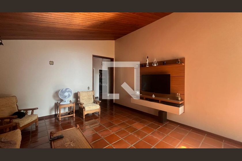 Casa à Venda - Guanabara, 3 Quartos,  242 m2 em , Campinas - sp | SoloBR