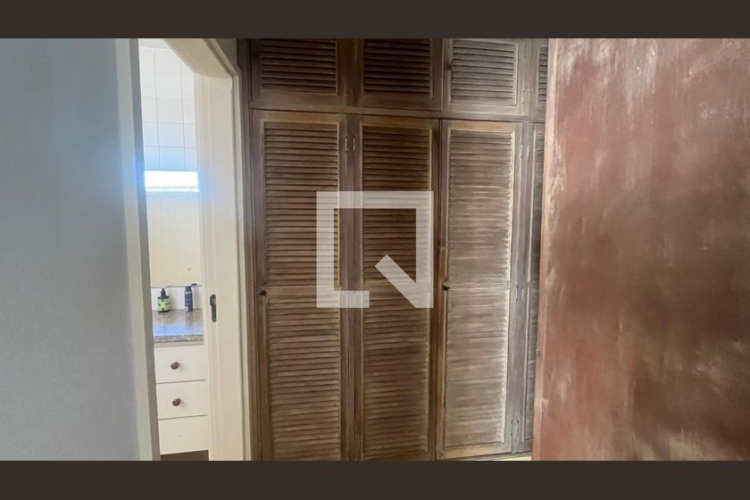 Casa à Venda - Guanabara, 3 Quartos,  242 m2 em , Campinas - sp | SoloBR