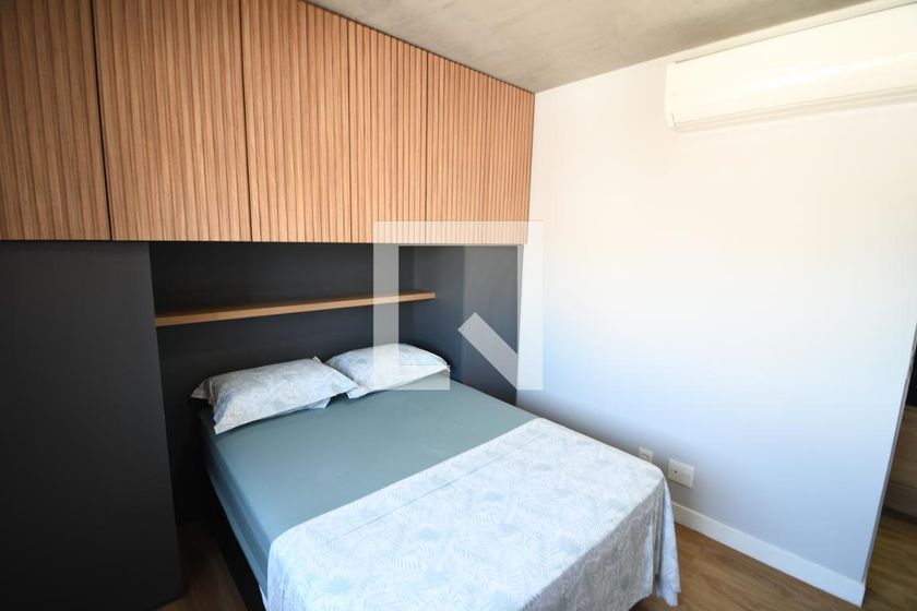 Casa à Venda - Cambuí, 1 Quarto,  40 m2 em , Campinas - sp | SoloBR