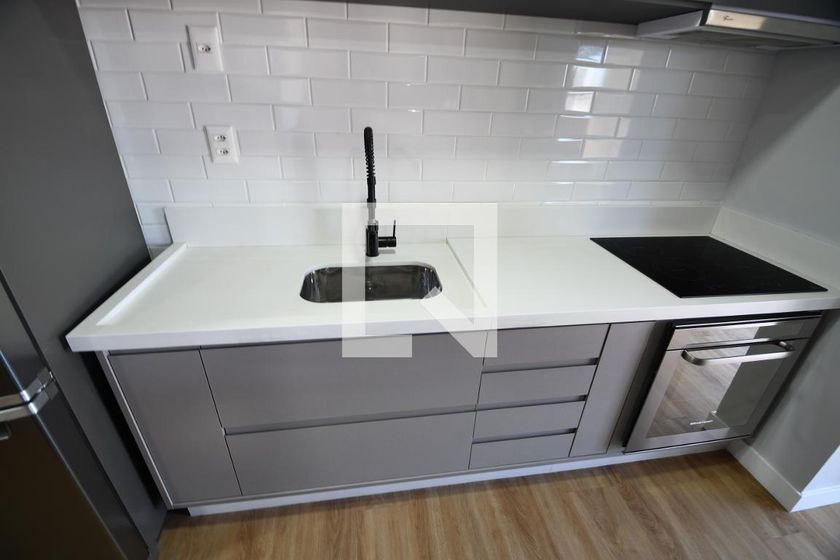 Casa à Venda - Cambuí, 1 Quarto,  40 m2 em , Campinas - sp | SoloBR