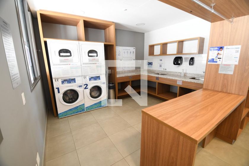 Casa à Venda - Cambuí, 1 Quarto,  40 m2 em , Campinas - sp | SoloBR
