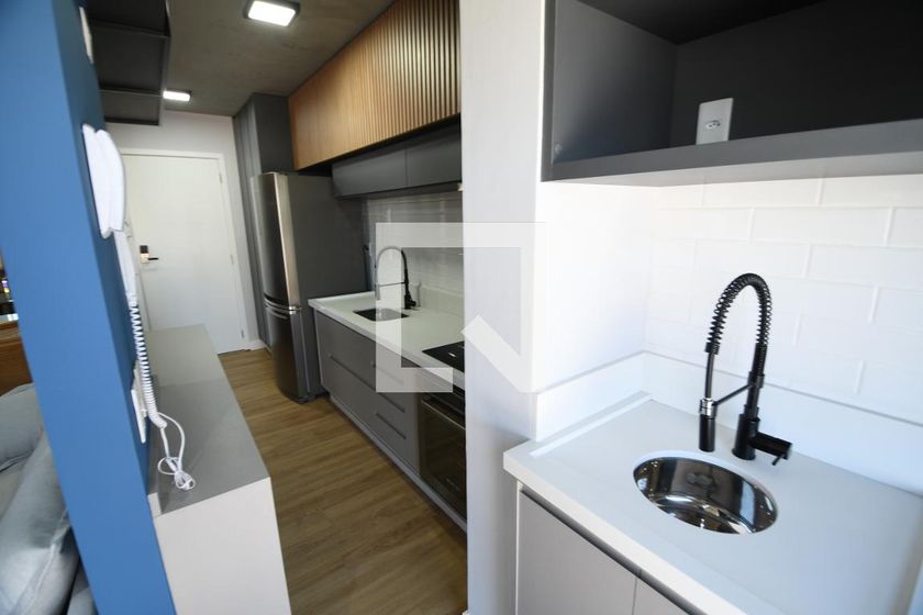 Casa à Venda - Cambuí, 1 Quarto,  40 m2 em , Campinas - sp | SoloBR