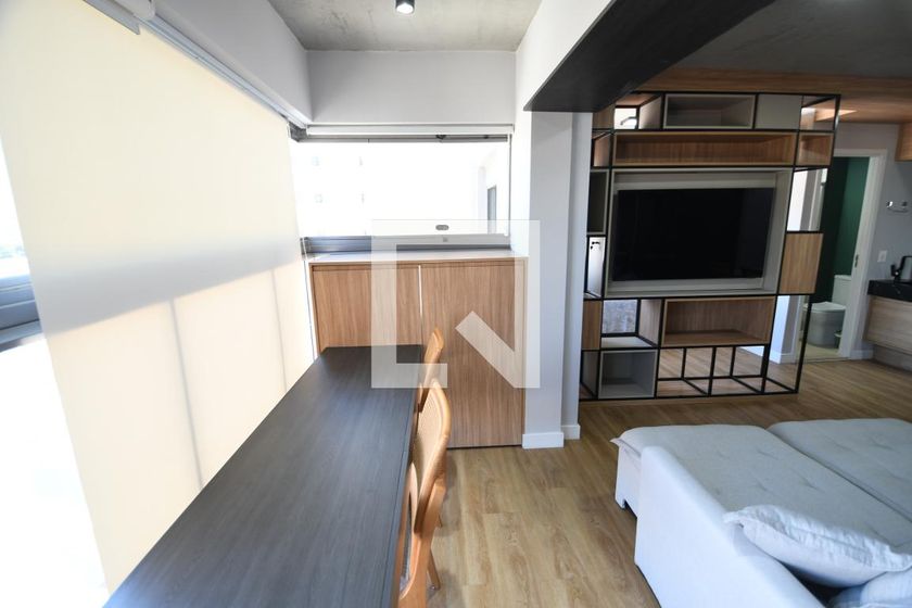 Casa à Venda - Cambuí, 1 Quarto,  40 m2 em , Campinas - sp | SoloBR
