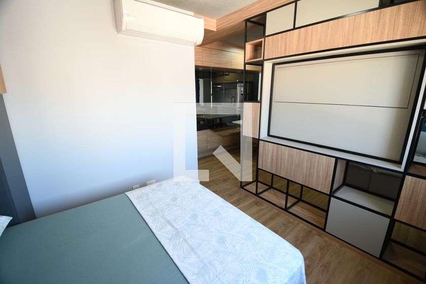 Casa à Venda - Cambuí, 1 Quarto,  40 m2 em , Campinas - sp | SoloBR