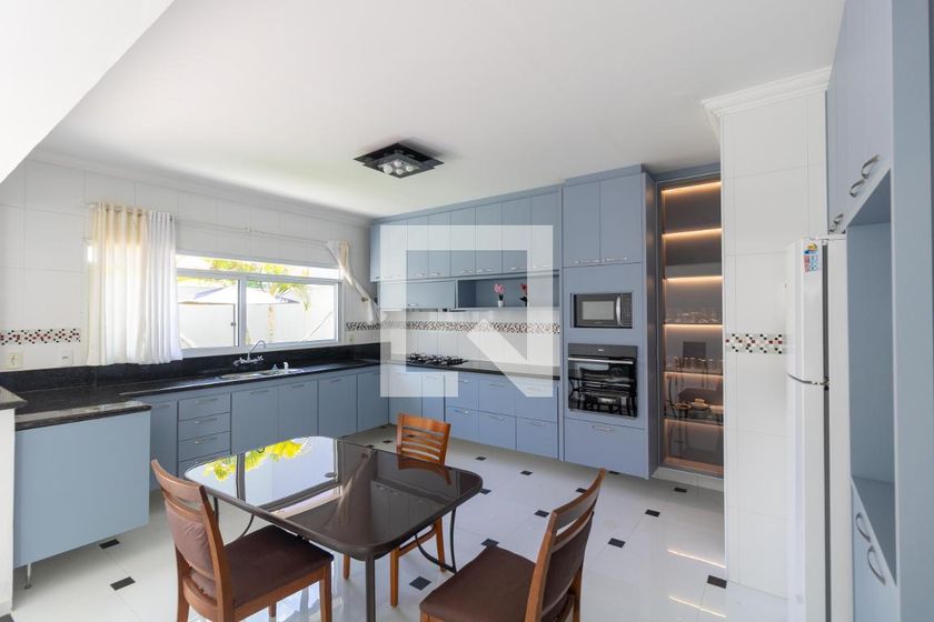 Casa à Venda - Swiss Park, 4 Quartos,  330 m2 em , Campinas - sp | SoloBR