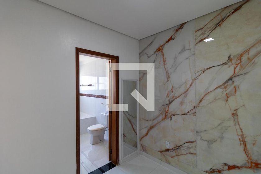 Casa à Venda - Swiss Park, 4 Quartos,  330 m2 em , Campinas - sp | SoloBR