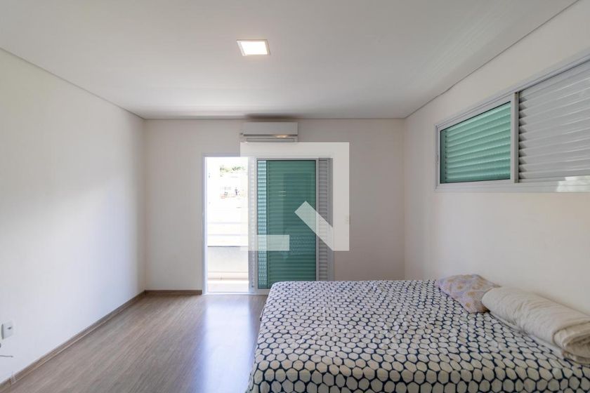 Casa à Venda - Swiss Park, 4 Quartos,  330 m2 em , Campinas - sp | SoloBR