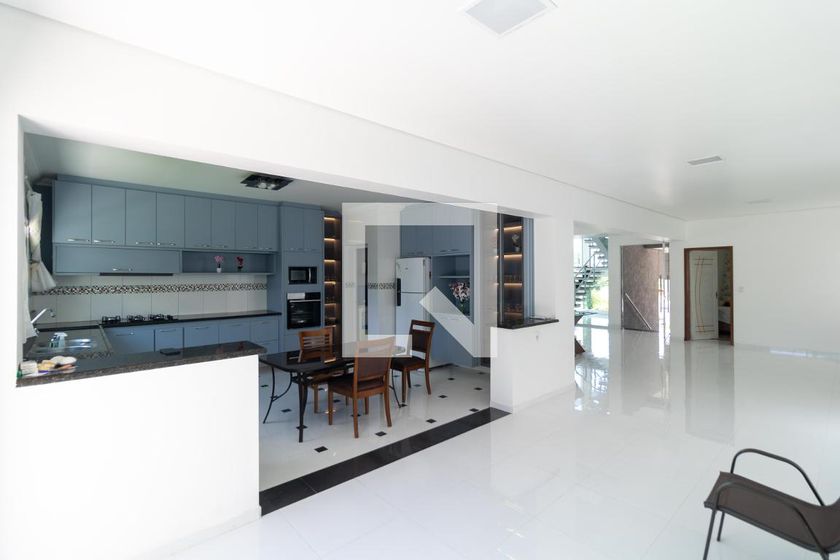 Casa à Venda - Swiss Park, 4 Quartos,  330 m2 em , Campinas - sp | SoloBR
