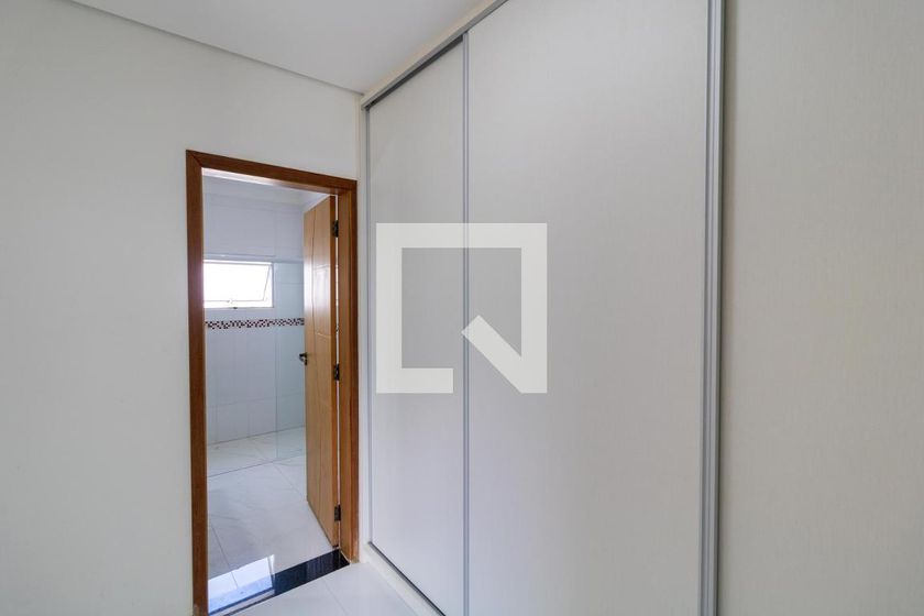 Casa à Venda - Swiss Park, 4 Quartos,  330 m2 em , Campinas - sp | SoloBR