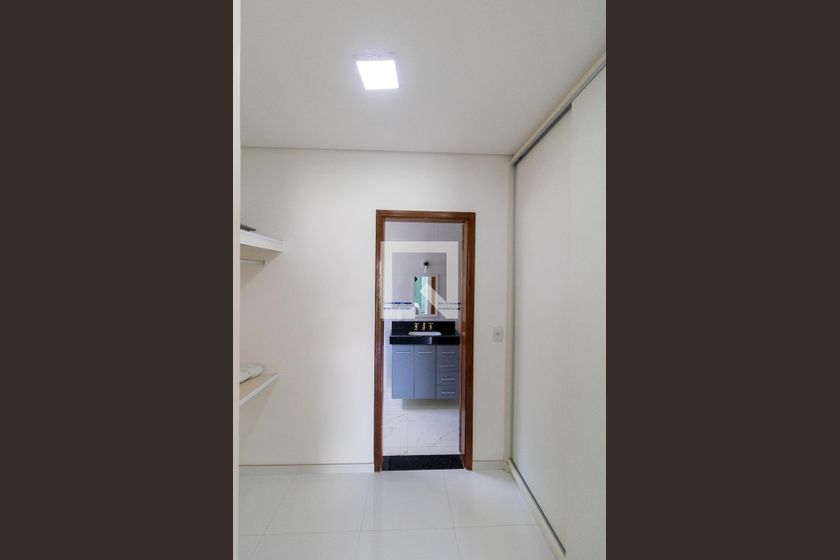 Casa à Venda - Swiss Park, 4 Quartos,  330 m2 em , Campinas - sp | SoloBR