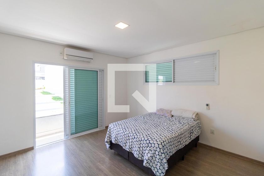 Casa à Venda - Swiss Park, 4 Quartos,  330 m2 em , Campinas - sp | SoloBR