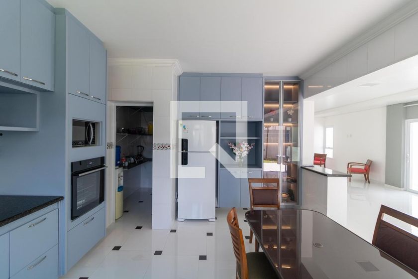 Casa à Venda - Swiss Park, 4 Quartos,  330 m2 em , Campinas - sp | SoloBR