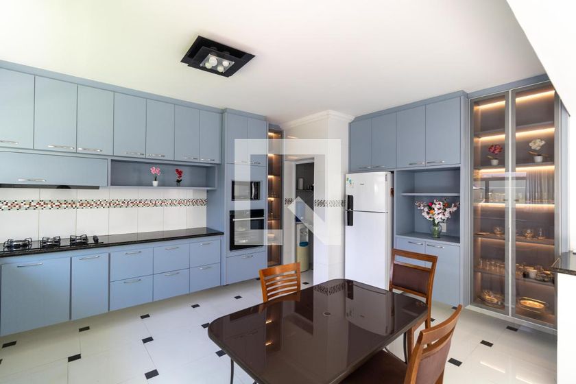 Casa à Venda - Swiss Park, 4 Quartos,  330 m2 em , Campinas - sp | SoloBR