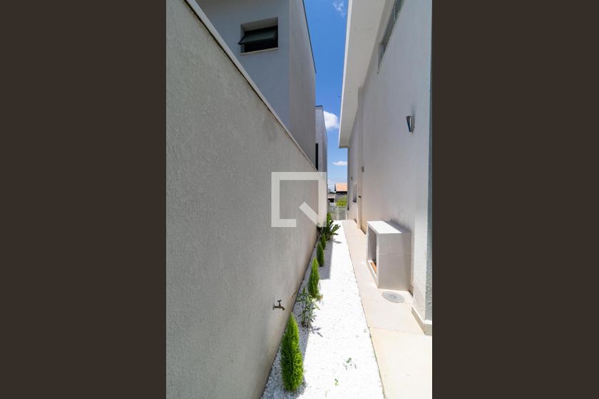 Casa à Venda - Swiss Park, 4 Quartos,  330 m2 em , Campinas - sp | SoloBR