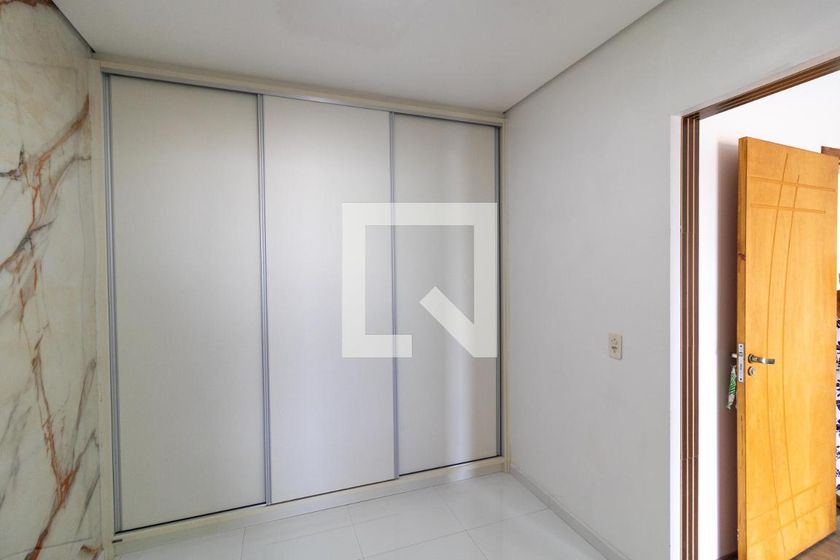 Casa à Venda - Swiss Park, 4 Quartos,  330 m2 em , Campinas - sp | SoloBR