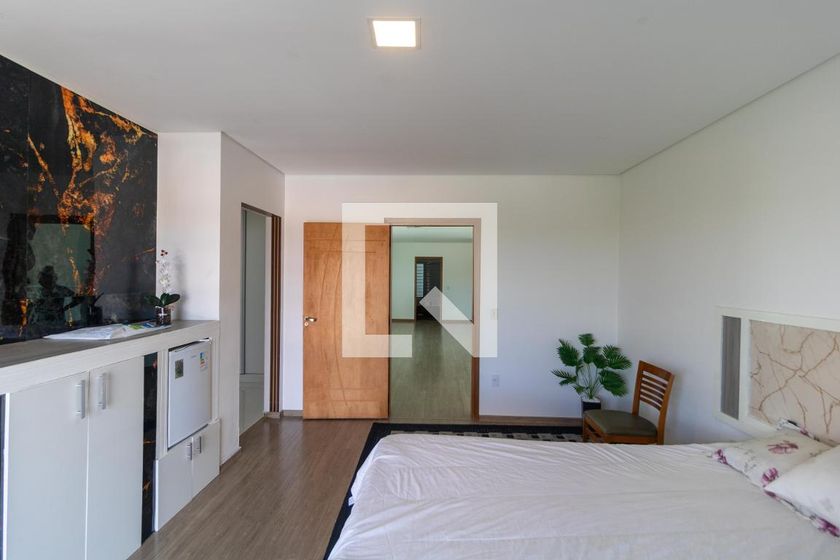 Casa à Venda - Swiss Park, 4 Quartos,  330 m2 em , Campinas - sp | SoloBR