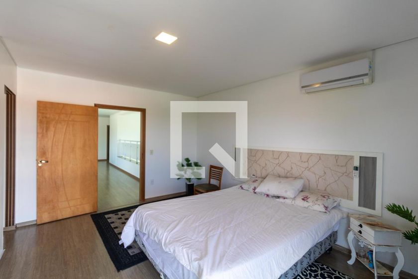 Casa à Venda - Swiss Park, 4 Quartos,  330 m2 em , Campinas - sp | SoloBR