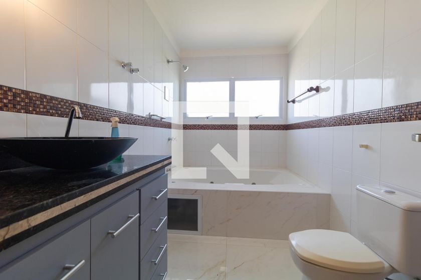 Casa à Venda - Swiss Park, 4 Quartos,  330 m2 em , Campinas - sp | SoloBR