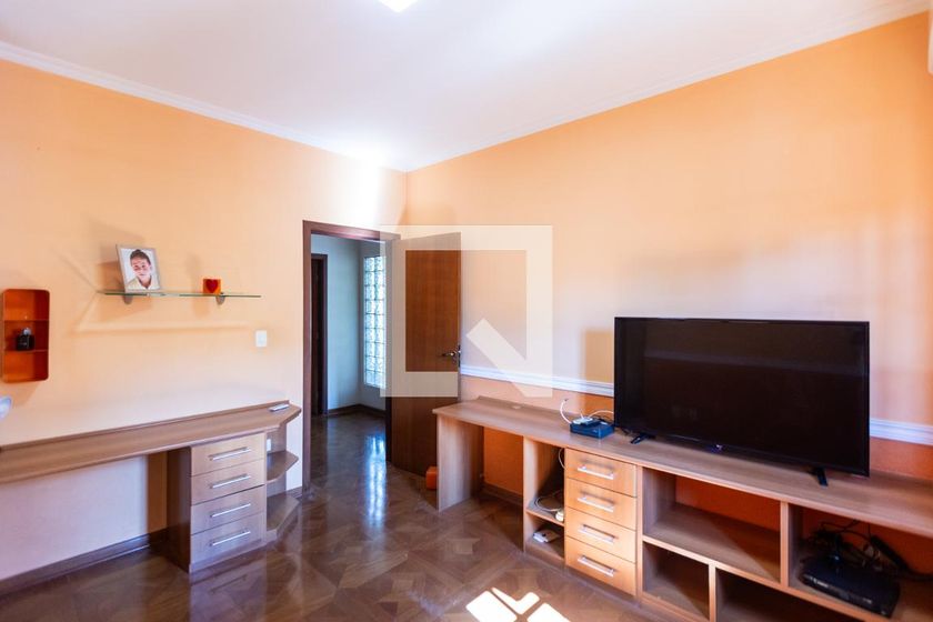 Casa à Venda - Mansões Santo Antônio, 3 Quartos,  255 m2 em , Campinas - sp | SoloBR