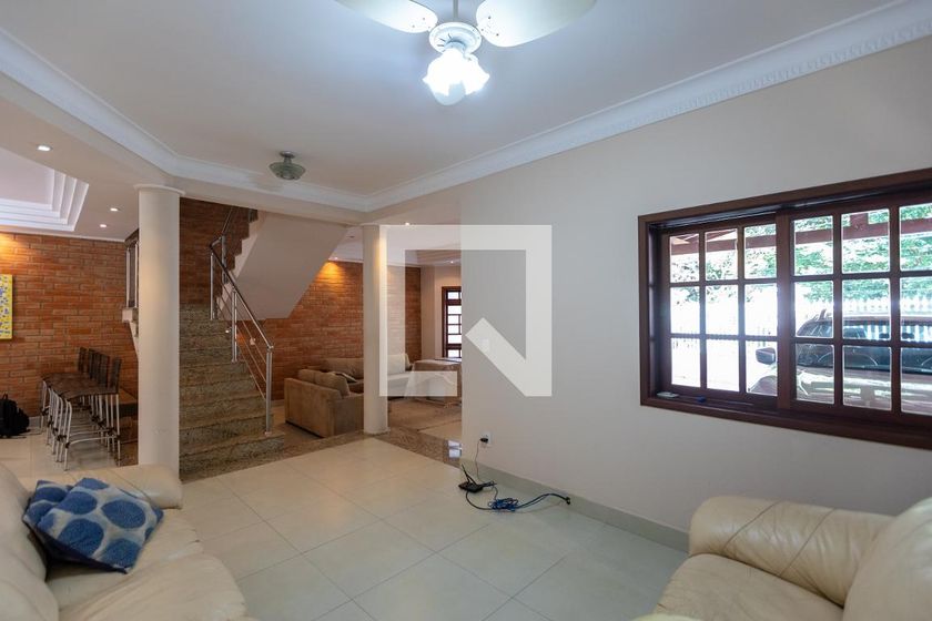 Casa à Venda - Mansões Santo Antônio, 3 Quartos,  255 m2 em , Campinas - sp | SoloBR